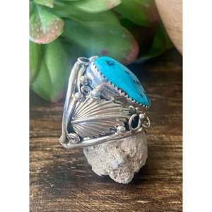Anillo de Plata de Ley con Turquesa Kingman de Jeannette Sanders, Talla 9.75, Estilo Boho, Forma de Pera - Product Image 3