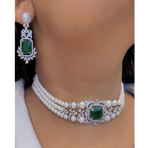Élégant AAA + CZ Zircon Diamant Qualité Émeraude Doublet Pierre Naturelle Collier Avec Boucles D'oreilles Pour Femmes Et Filles Pour Mariage Porter - Product Image 1
