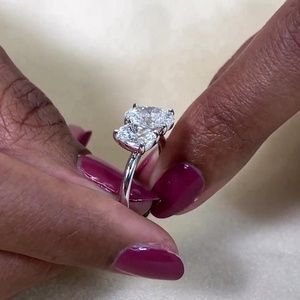 Anillo de Diamante Cultivado en Laboratorio Toi Et Moi de 2.50ct, Certificado IGI, Corte Oval y Cojín, Oro de Dos Tonos o Platino - Product Image 4