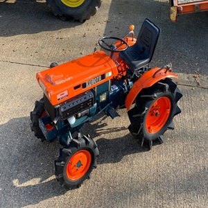 Mini tracteur Kubota d'origine B700 disponible à la vente machines agricoles tracteurs bon marché prix livraison rapide acheter aujourd'hui - Product Image 2