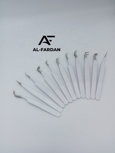 Pince à cils en acier inoxydable blanc mat avec poignée diamantée et pointe nano en fibre pour extensions de cils - Product Image 6