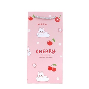 Venta al por mayor lindas bolsas de regalo de papel Cherry Bunny con asas | Embalaje de regalo Kraft impreso personalizado para niños y fiestas-(estilo 03) - Product Image 2