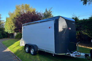 Remolque de plataforma usado en buen estado, con neumáticos 12R22.5, tipo Horsebox, con paredes laterales de acero, para transporte de ganado y caballos, utilitario, capacidad de carga de 200 kg, 5.2m x 3.5m - Product Image 5