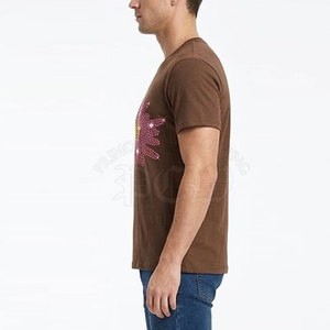 เสื้อยืดผู้ชายถักประดับคริสตัลทันสมัย แขนสั้น สไตล์ทางการ แฟชั่นสุดเท่สำหรับลุคสตรีท - Product Image 6