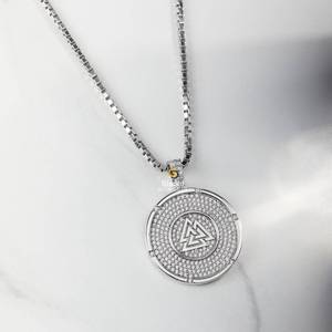 Odins Knot of the Slain Iced Viking Valknut Collier pendentif en argent sterling 925 avec pierre de moissanite cultivée en laboratoire - Product Image 4