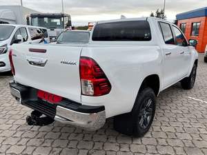 2023สำหรับ Toyota HILUX Double CAB 4x4 D-4D เกียร์ธรรมดาหนังสีเข้มภายในพวงมาลัยซ้ายยาง R16 - Product Image 3