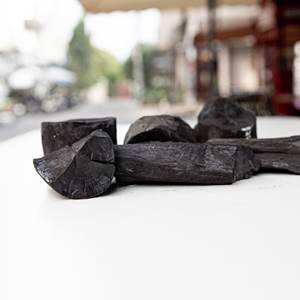 Emballage personnalisé de gril de charbon de bois noir d'eucalyptus de haute qualité directement du fabricant vietnamien prêt à l'exportation - Product Image 5