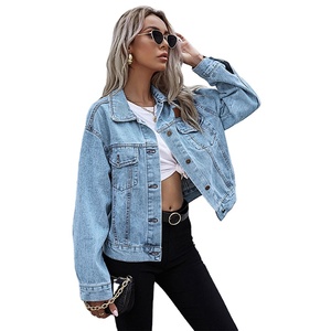 Chaqueta vaquera con botones de primera calidad para mujer, chaqueta vaquera de manga larga hecha de algodón, Chaqueta vaquera azul lavada, técnica teñida lisa, venta al por mayor - Product Image 4