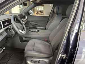 Sedán Automático de Gasolina Usado 2024 con Volante a la Izquierda, Asientos de Cuero, Techo Panorámico, Sin Accidentes y Listo para Enviar - Product Image 6