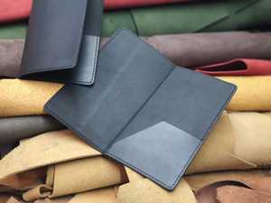 Porte-billets en cuir de qualité supérieure pour cafés et hôtels Porte-stylo de marque personnalisé LBH-0063 de conception sûre RFID - Product Image 3
