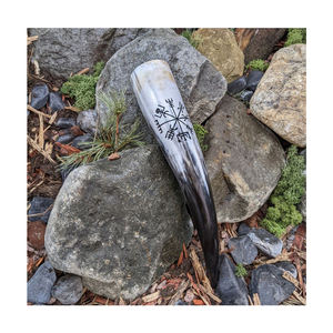 El mejor soporte de cuerno para beber de cerveza vikinga natural tallado a mano de 15-16 pulgadas, artesanía de alta calidad pulida por el fabricante líder - Product Image 1