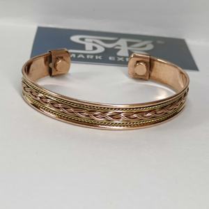 กำไลข้อมือทองแดงแม่เหล็กแบบเปิดสไตล์ดั้งเดิมระดับพรีเมียม ทำด้วยมือ ปรับขนาดได้ ดีไซน์แบบถักและโซ่ น้ำหนักเบา - Product Image 1