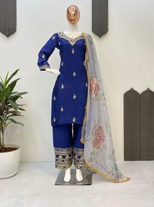 FANCY CHINON SEDA IMPRESO DIGITAL BORDADO TRABAJO TOP INFERIOR CON DUPATTA ROJO - Product Image 4