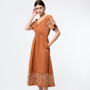 ชุดเดรส100% แขนยาวผ้าคอตตอนปักลายคอวีพร้อมรอบเอวธรรมชาติแบบเซ็กซี่ - Product Image 1