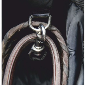 Bolsa de transporte de brida de caballo de tela Matty de diseño inteligente más vendida con colgador de clip de empuje doble en el interior con forro de poliéster - Product Image 4