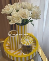 Ensemble élégant de Madkhan et de vase haut de gamme avec boîte de rangement en acrylique, plateau incrusté de os et brûleur en résine, design décoratif en bois et perles
