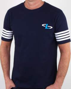 เซ็ตเสื้อยืดและกางเกงขาสั้นสีทึบสวมใส่สบายสำหรับผู้ชาย - Product Image 1