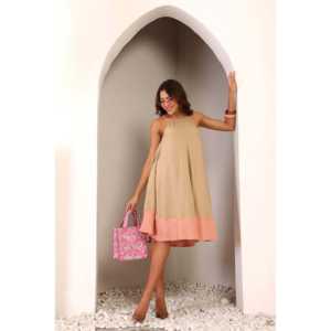 Robe en crochet à imprimé floral rose poussiéreux, style décontracté et formel, avec doublure, taille unique, taille naturelle, décoration à motifs - Product Image 4