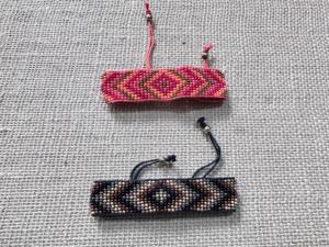 Stock venta al por mayor cuentas de semillas estilo colorido bordado texto patrón correa de muñeca pulsera amistad pulsera - Product Image 5