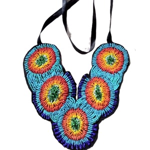 Collier de fleurs de perles de rocaille fait main unique Collier de broderie de fleurs de perles de rocaille avec logo personnalisé - Product Image 6