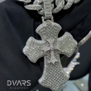 Pendentif Croix Glacée Dvars Diamant Moissanite Taille Brillant Ronde Luxe Unisexe Argent Sterling 925 Plaqué Rhodium et Or - Product Image 2