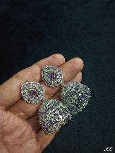 Boucles d'oreilles clous légères plaquées or style ethnique indien avec diamants américains pour femmes et jeunes filles - Bijoux de fête tendance - Product Image 4