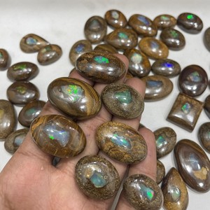 Boulder Opal Cabochon Piedra preciosa Cabochon hecho a mano Piedra preciosa Hermosa Boulder Opal Forma de mezcla de piedras preciosas para uso en joyería Producto a granel - Product Image 1