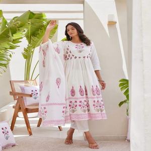 Dernière collection de Kurti, pantalon et dupatta en coton avec travail manuel imprimé, fabricant de Surat au prix le plus bas, mode féminine - Product Image 1