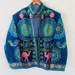 Veste en coton Suzani faite à la main en Inde, veste courte brodée à la main, veste unisexe, veste courte Suzani faite à la main - Product Image 5