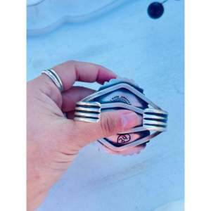Bobby Johnson #8 Turquoise & Sterling Silver Cluster Fashion Cuff Bracelet Elegant & Stylish Accessory - Product Image 5