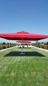 Parasol commercial d'extérieur Gold Umbrella 350*350/8 Magnum, avec mât télescopique carré en aluminium, tissu acrylique et base en marbre - Product Image 1