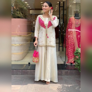 Salwar Kameez de Seda Multicolor de Última Moda con Detalles de Resham y Elegante Dupatta, Colección 2025 - Product Image 4