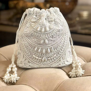 Sacs à main brodés uniques pour la maison, style bohème, travail de broderie, pochettes à main carrées, chaînes de perles, design fantaisie, doublure - Product Image 1