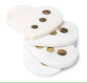 Jeu de 4 sous-verres fantaisie en forme de cœur en marbre Laiton imprimé Décoration de table Tapis et tampons en pierre élégants - Product Image 1