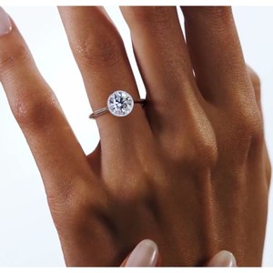 Anillo solitario de diamante de corte redondo de oro macizo de 10K, anillo de boda o compromiso de diamante cultivado en laboratorio, símbolo de amor - Product Image 3