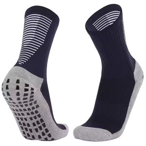 Chaussettes de compression tricotées antidérapantes unies pour adultes, idéales pour le basketball en automne, en coton gris et noir, prix de gros - Product Image 4