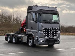 Camión Volquete Merc-edes-Be-nz Arocs 2653 6x4 con Grúa Atlas 172.3E, Altura de Elevación de 25 m, Momento de Carga Alto, Potencia de 390 kW (530 Hp) - Product Image 2