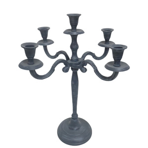 Bougeoir décoratif de Noël à 5 bras en métal bougeoir gris pour la maison et la décoration de table à la main - Product Image 1