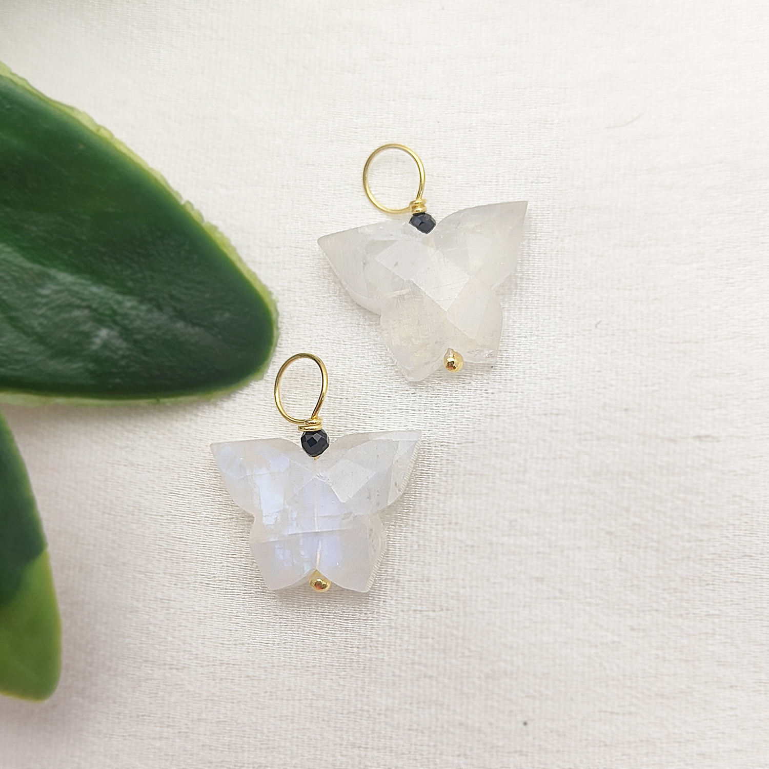 มูนสโตนสีรุ้ง