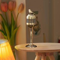 Brûleur d'encens et porte-bâtonnets en métal vintage avec couvercle en forme d'oiseau, élégant porte-arôme en métal pour la décoration de la maison, la méditation, le salon de thé, cadeau