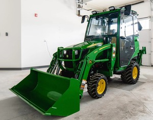 2019 1025R 100HP 4WD Tractor with Gearbox Gear Drive Core Components Pump and Bearing - Product Image 4