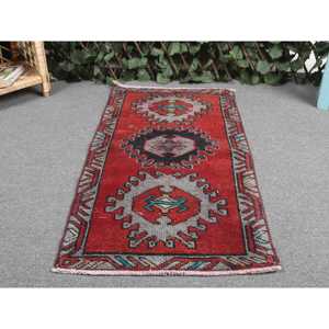 พรมตุรกีขนาด 1.5x3.1 ฟุต พรมวินเทจ พรมสีแดงล้วน ทำจากขนสัตว์ - Product Image 4