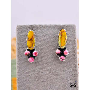 Boucles d'oreilles clous style sud-ouest en argent sterling et pierres multiples, sertissage clos - Product Image 6