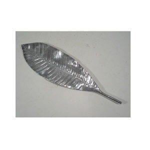 Assiette décorative de service de <span class=keywords><strong>snack</strong></span> et de nourriture en métal argenté à pointe martelée - Product Image 2