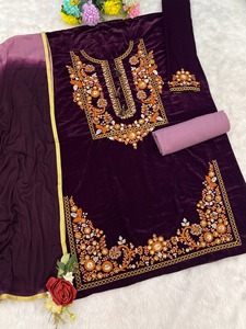 Costume en velours de qualité supérieure pour femme avec travail de séquence de broderie Travail de fil de 3mm Parfait pour les fêtes et les occasions spéciales - Product Image 5