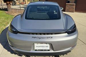 Cayenne Turbo GT 2024, V8 biturbo de 650 hp, tracción total, color Chalk, mayormente sin modificar - Product Image 3