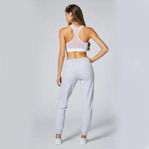 Joggers évasés d'hiver pour femmes avec logo personnalisé et design de style streetwear avec prix d'échantillons gratuits à l'avant plat - Product Image 4