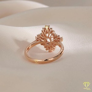 Vente en gros de bagues en diamant de laboratoire bijoux de fiançailles de luxe avec coupe ronde pour femmes disponibles à un prix abordable - Product Image 2