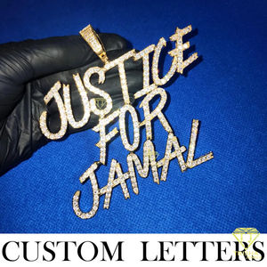 Colgante de placa de identificación personalizado de Plata de Ley 925 y un ajuste de pavé con diamantes de moissanita de alta calidad - Product Image 2