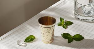 Koi Brass 12 onzas Mint Julep Cup Tamaño perfecto para su bebida de boda Característica ecológica - Product Image 4